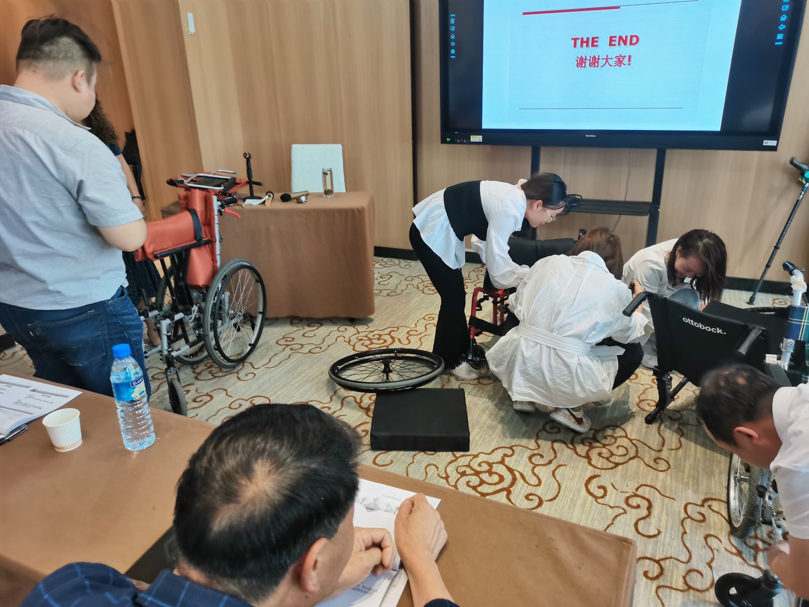 轮椅组装