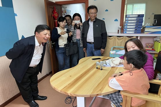 心系残疾儿童  “六•一”前夕送温暖 ——省直属机关工会看望慰问省残疾人康复中心听障儿童
